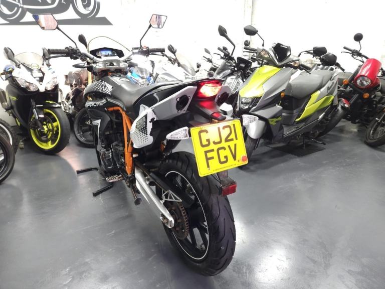 Sinnis Apache SMR 125 2021 