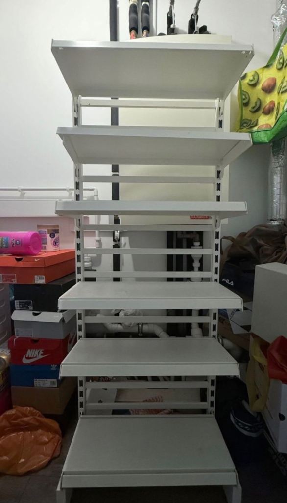 Mukti storage shoe rack 