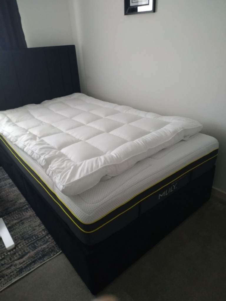 Small double bed topper