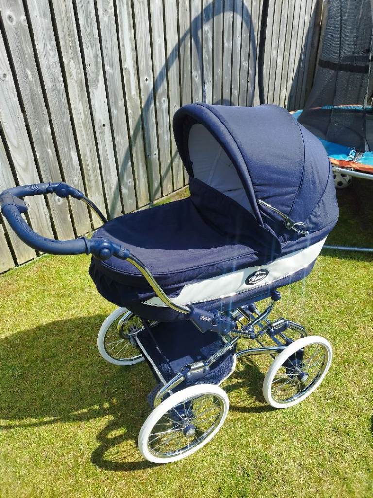 Navy bebecar pram