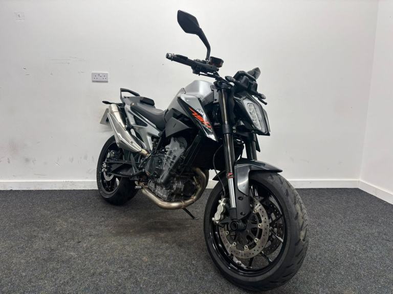 KTM 790 DUKE ** QUICK SHIFT + - LAUNCH CONTROL - 12 MONTHS MOT **