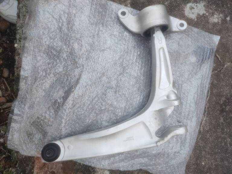 Honda Civic MK8 2005-2011  left and right suspension arms 