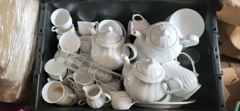 Crockery / Catering job lot as per pictures (crate)
