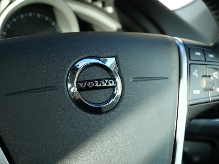 2016 Volvo V40 Cross Country 2.0 T5 Pro Hatchback 5dr Petrol Auto AWD Euro 6 (s/s) (245 ps) Hatch...