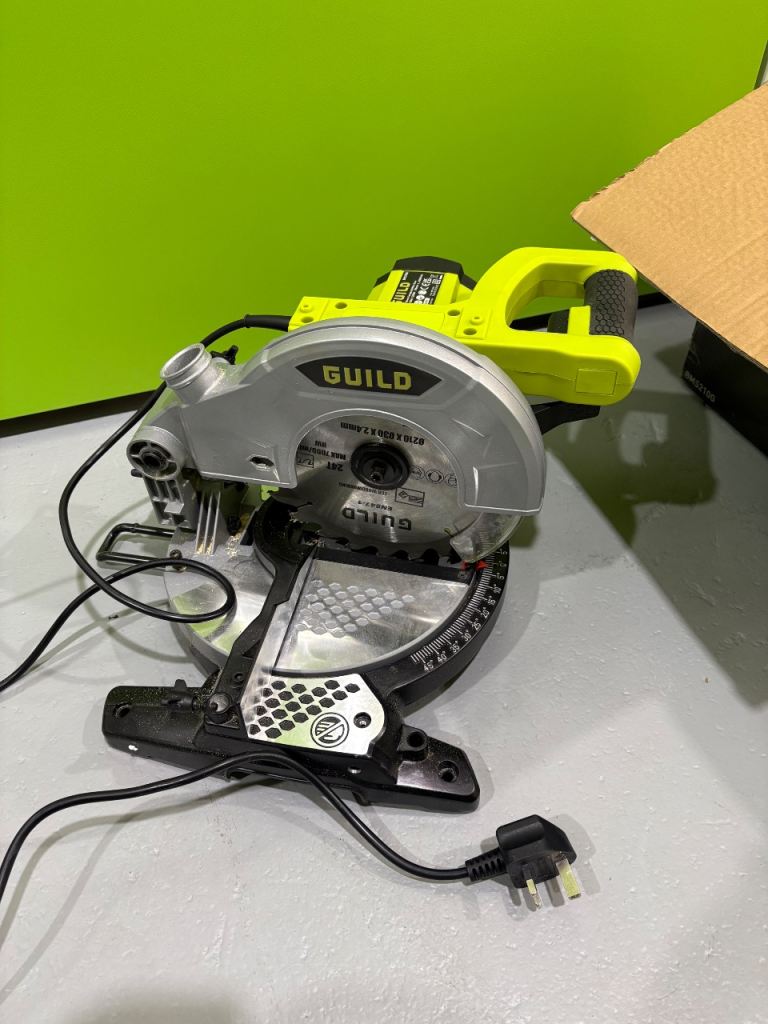 Compound mitre saw 240v