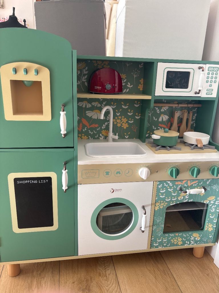 Kids kitchen, free plastic food, toaster, dishwasher, utensils etc