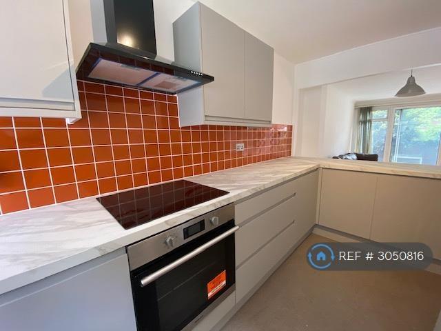 3 bedroom flat in Vickery Court, London, EC1V (3 bed) (#3050816)