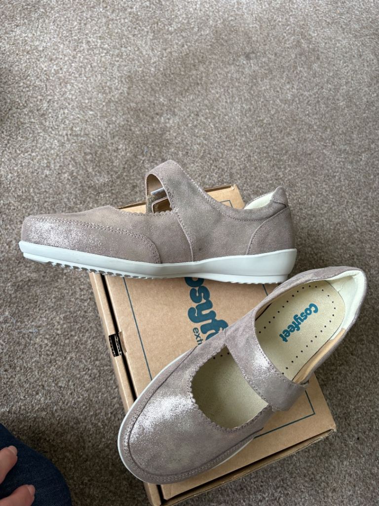 Cosyfeet Harnet Gold Shimmer Shoes - UK Size 7, New in Box