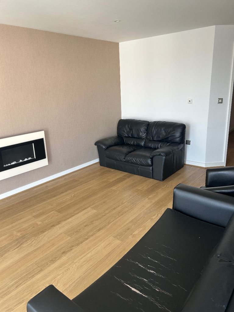 Flat To Let