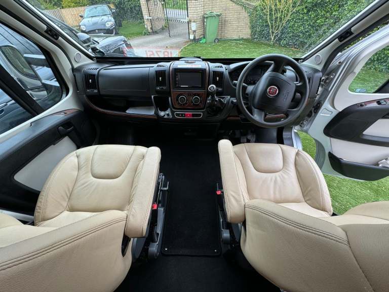 2015 FIAT RAPIDO 7065FF DESIGN MOTORHOME GENUINE 3500 MILES! FULL MOT STUNNING!!