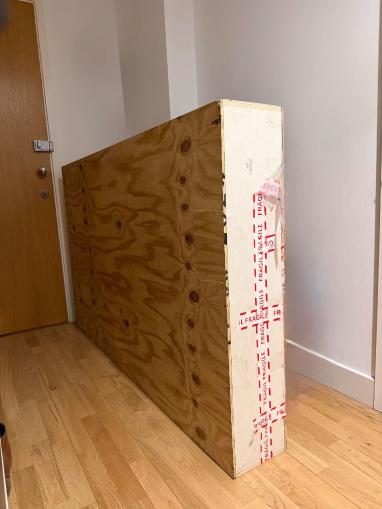 FREE Large Professional Wooden Art Shipping Crate – 166 × 105 × 22 cm