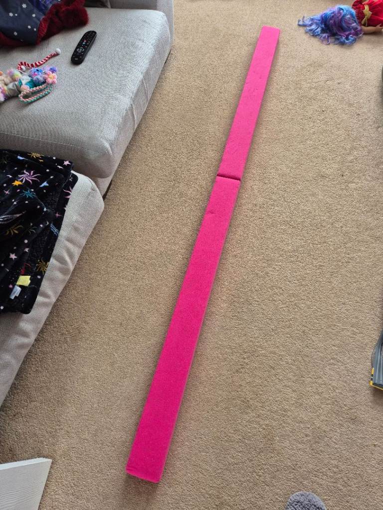 Folding gymnastics beam