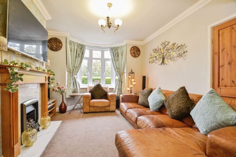 3 Bed 1 bath house for sale 