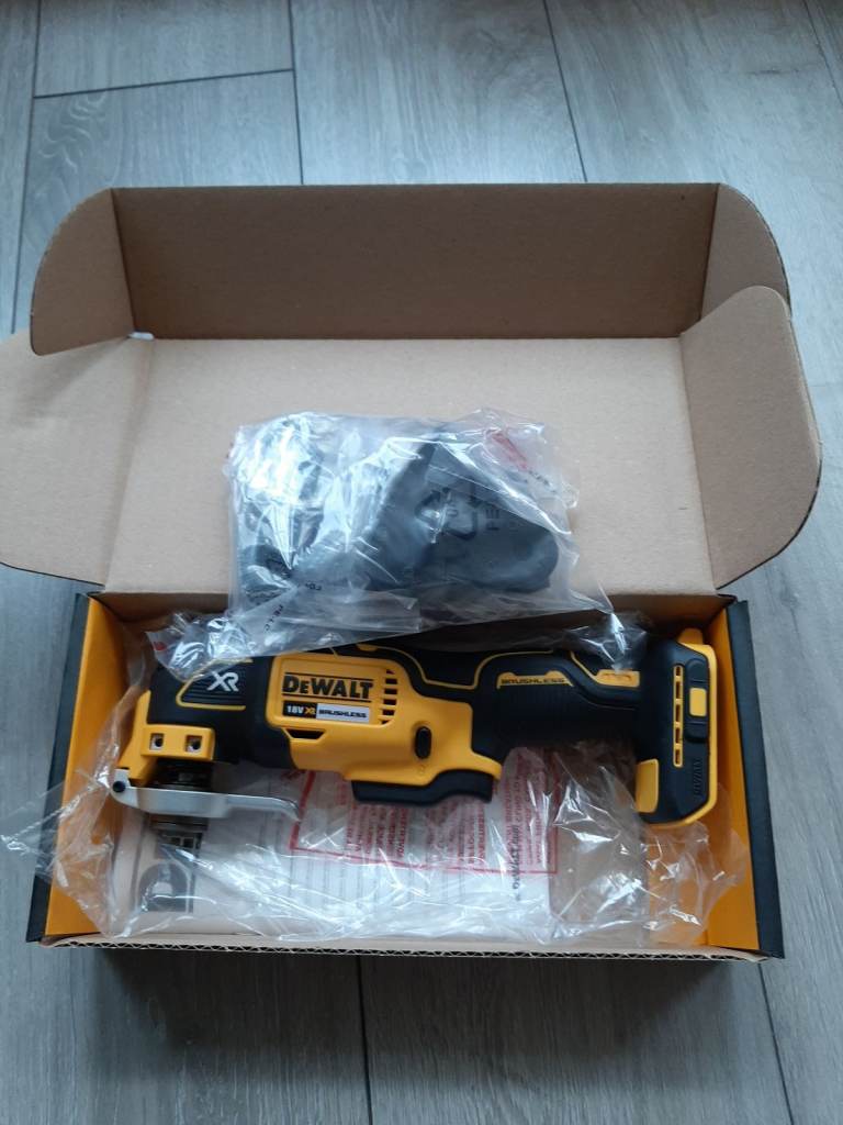 Dewalt 18v multi-tool dcs355 (body only)