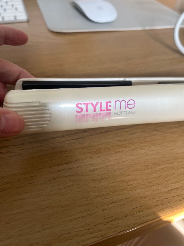 STYLE ME Hair Straighteners – Soft Touch White