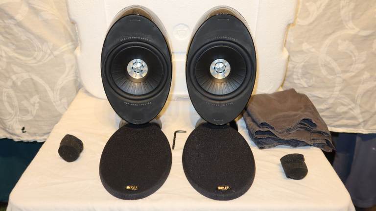 2 x Kef Egg HTS3001SE Satellite/Surround Speakers - Fully Working - Gloss Black