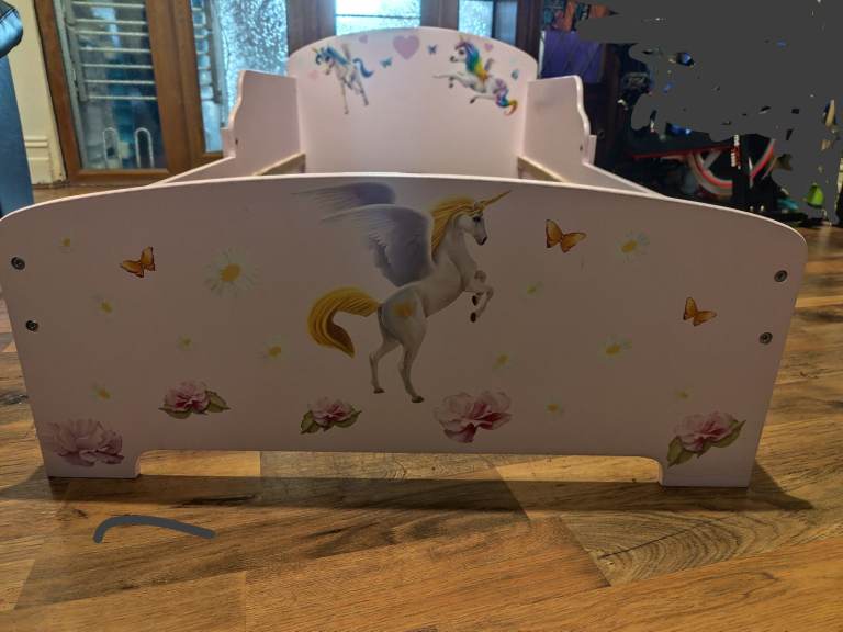 Girls toddler bed pink