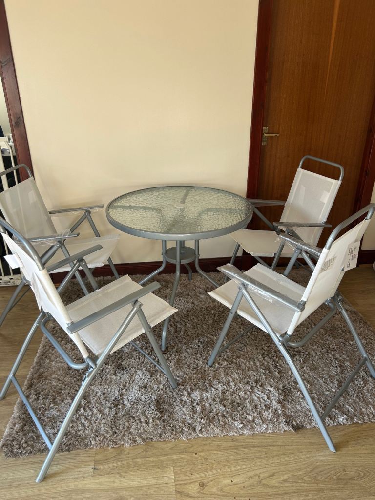 Garden Table & x4 Folding chairs 