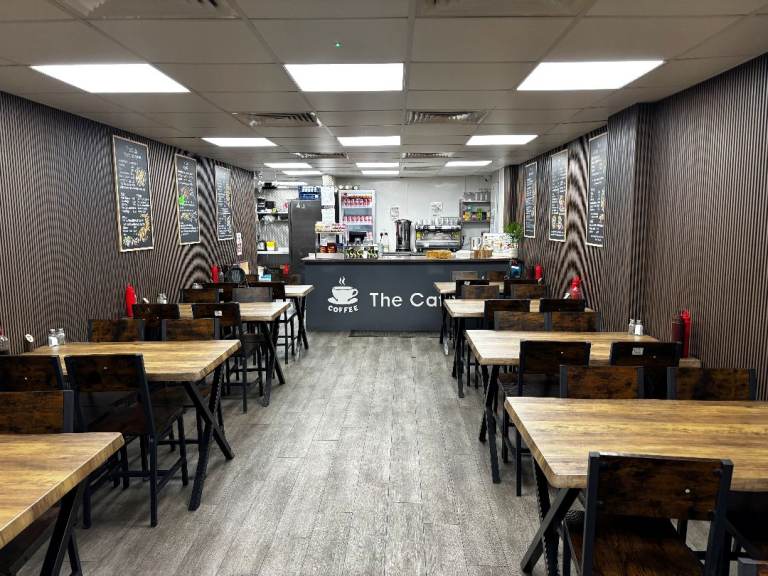 Cafe table & chairs