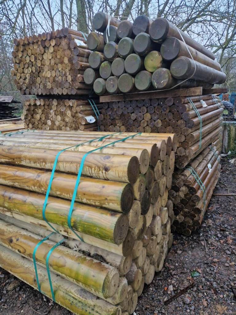 Fencing stakes machined round  5ft 6in and 6ft long   strainer posts 7ft long  5-6 and 7 inch round 