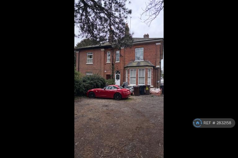 1 bedroom in Tettenhall Road, Wolverhampton, WV6 (#2832158)