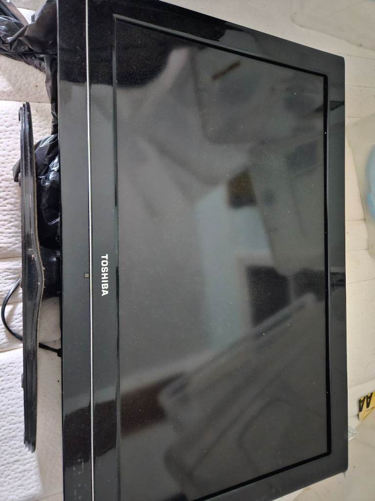 Toshiba Black TV with Stand – Good Condition