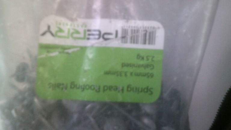 ROOFING NAILS FOR CORRUGATED STEEL SHEETS - 1.82 Kgs = 100 PLUS !