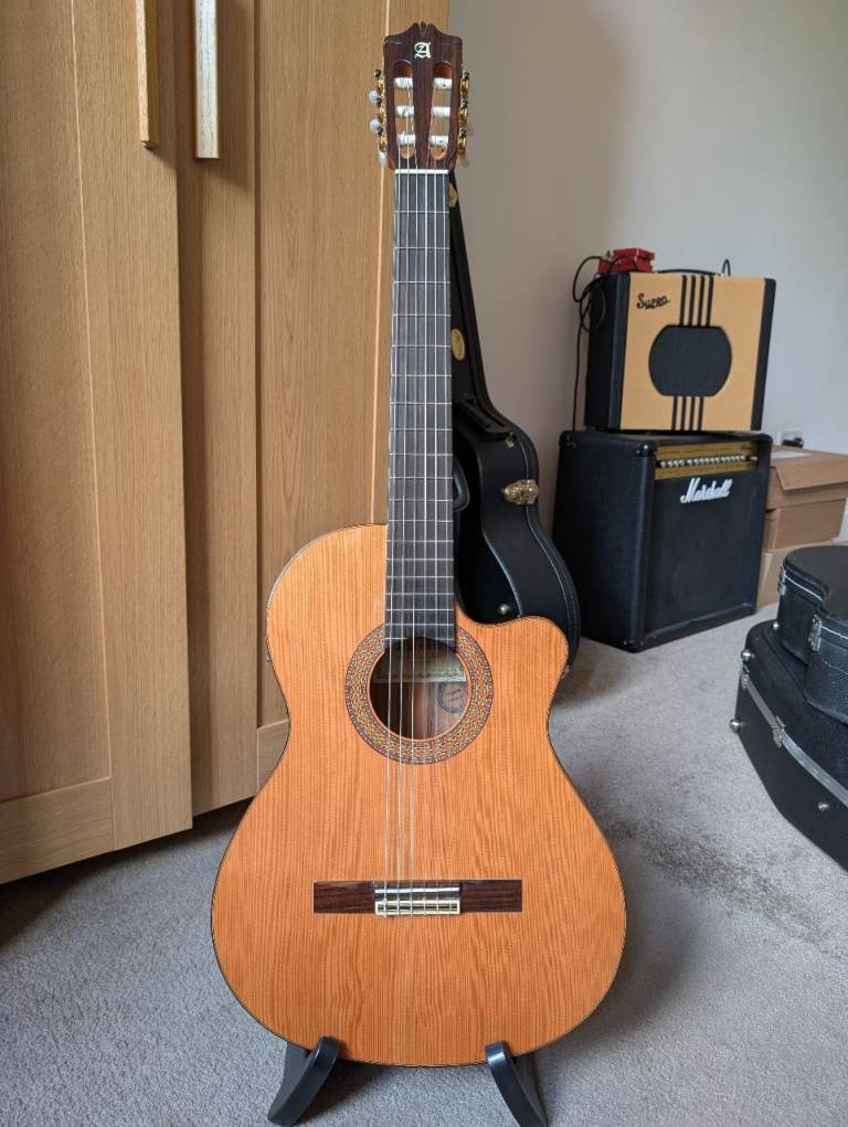 Electro Spanish Classical Guitar - Alhambra 5P CW E2 with Hardshell Case