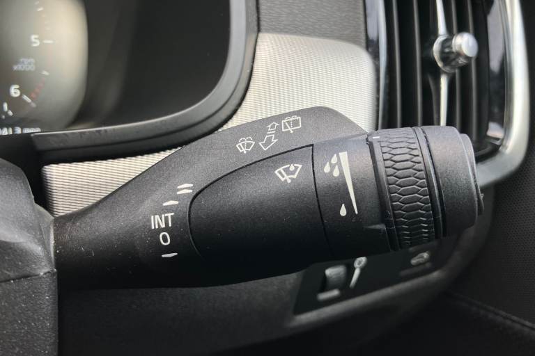 2018 Volvo V90 2.0 D4 R DESIGN 5dr Geartronic Estate DIESEL Automatic