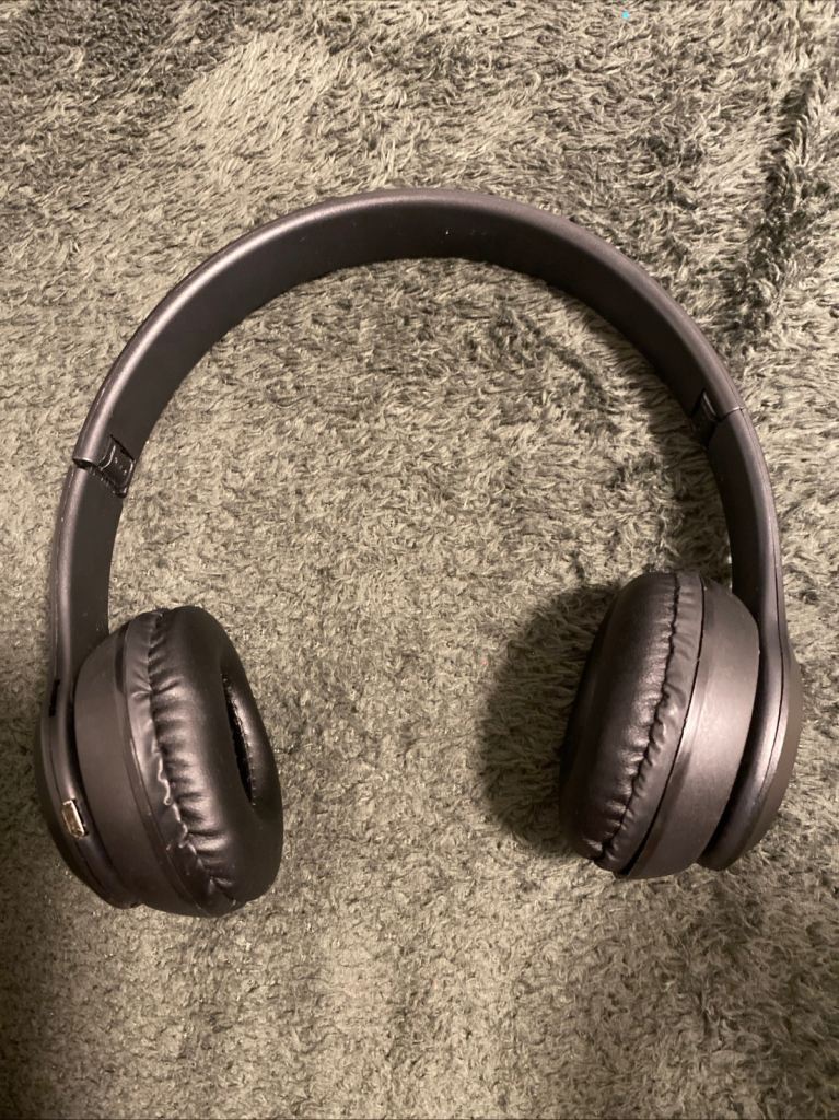 Black Headphones 