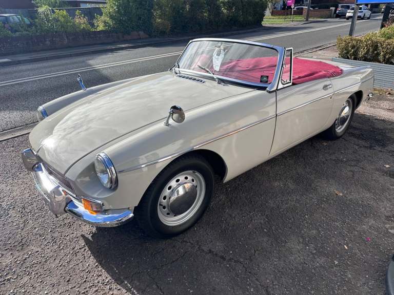 1963 MG MGB EARLY PULL HANDLE   Petrol Manual