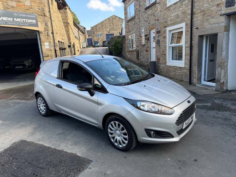 2013 Ford Fiesta TREND 1.5 TDCi DIESEL VAN TOP SPEC SILVER LOW MILES NO VAT  CAR DERIVED VAN Dies...