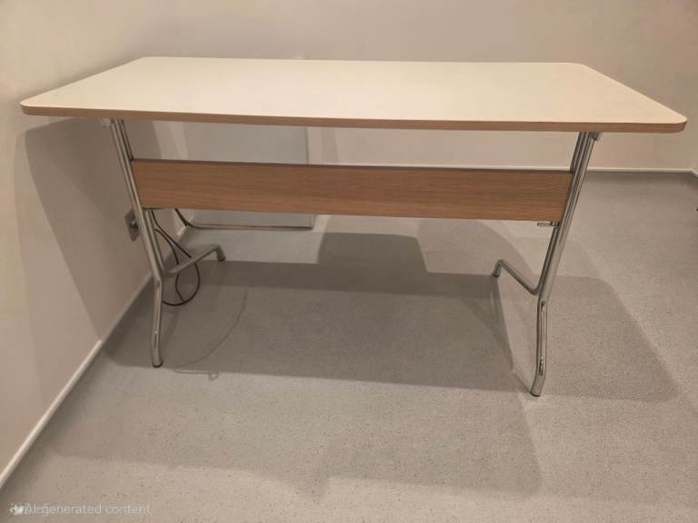 &Tradition Pavilion AV16 Desk - Anderssen & Voll - Oak/Chrome/Linoleum