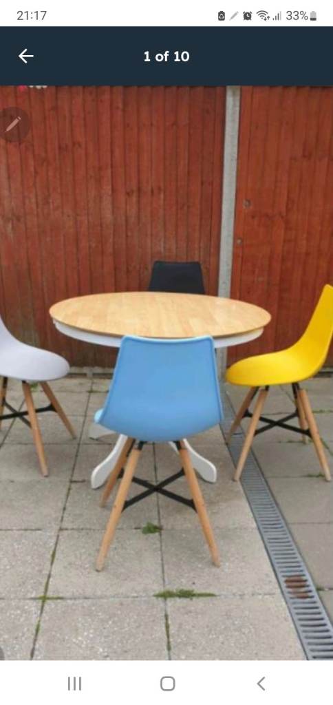 Set of 4 dining chairs 