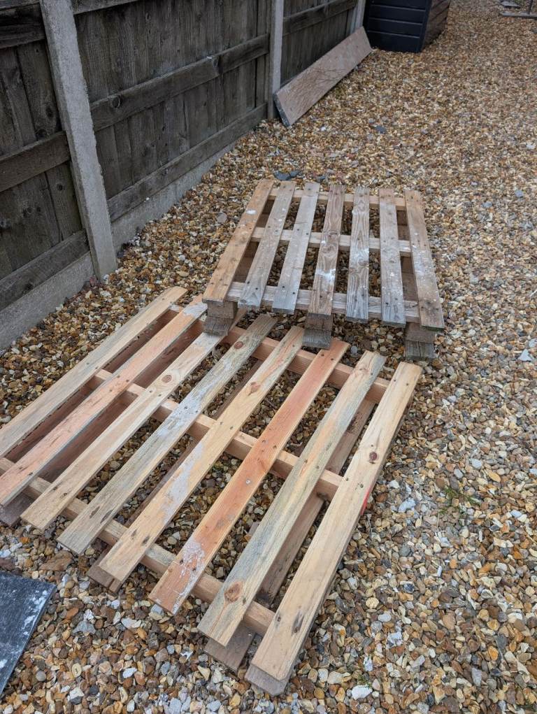 2 x pallets 