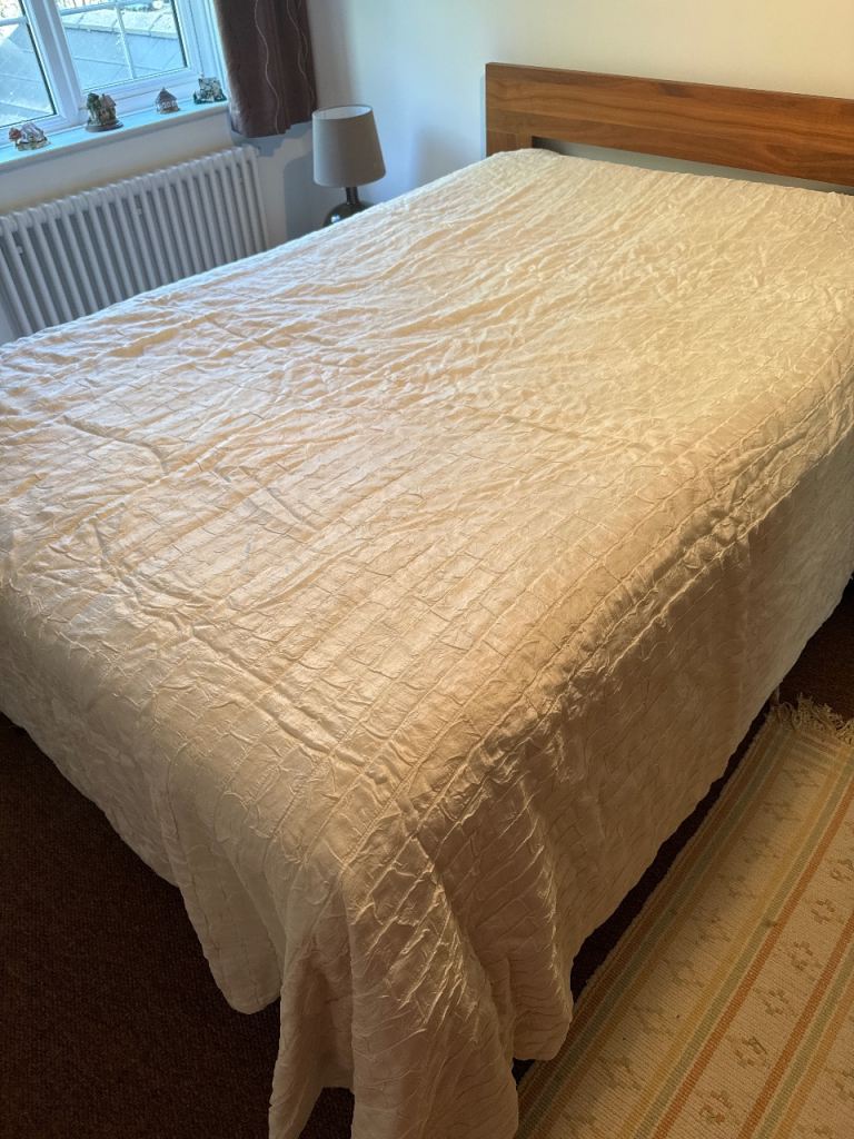 Cream Double Bed Quilted Bedspread - Good Condition