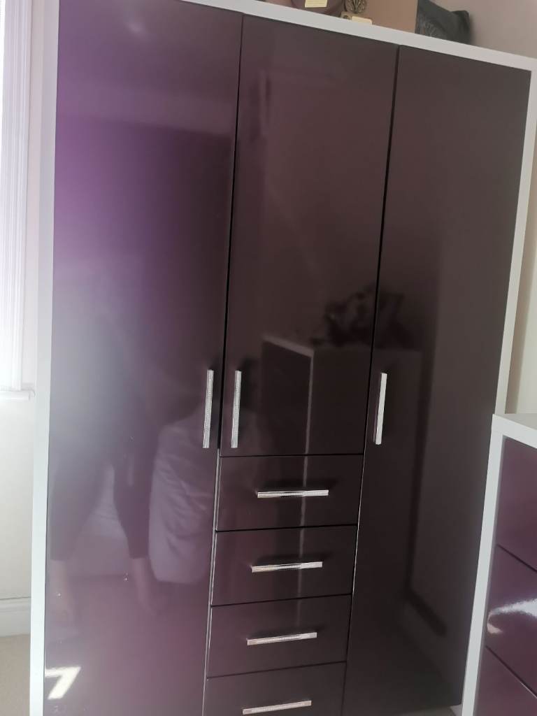 Modern Purple Wardrobe with Drawers and bedside cabinet. – Good Condition
