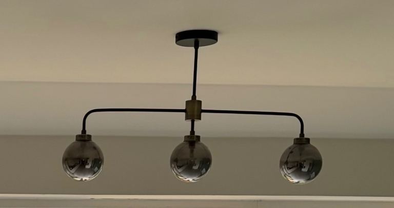 Free Ceiling Light with 3 Glass Shades