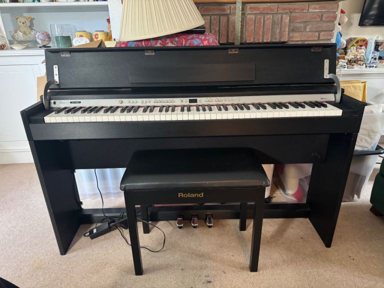 Roland Digital Piano with Bench – Good Condition
