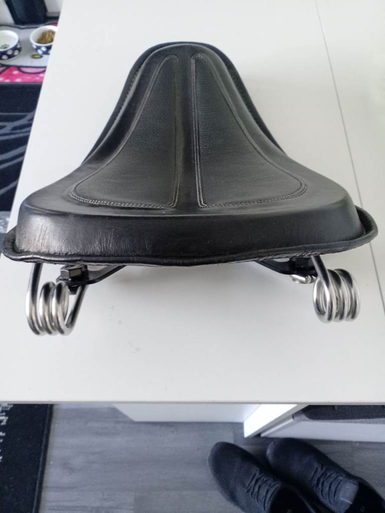 Harley bobber seat 