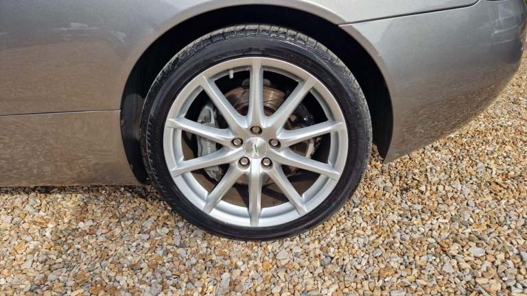 ASTON MARTIN DB9 6.0 V12 2008