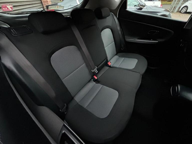 KIA CEED 1.6 CRDi 2 Euro 6 (s/s) 5dr 2015