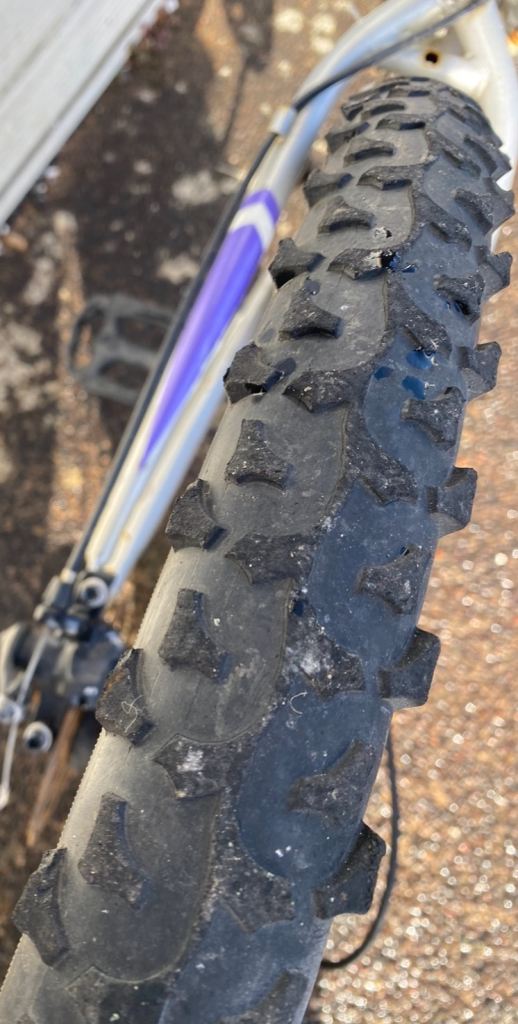 Full suspension bike 24” tyres