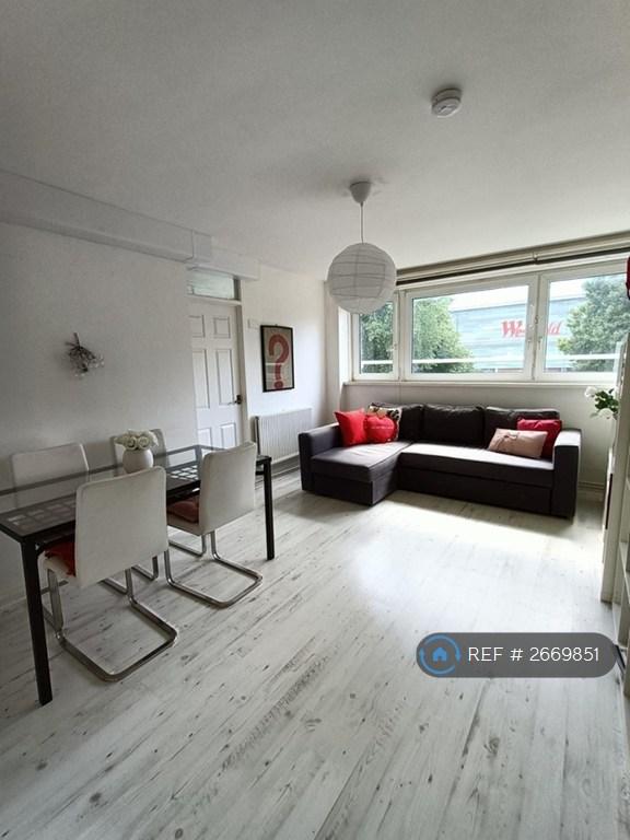 1 bedroom flat in Stebbing House, London, W11 (1 bed) (#2669851)