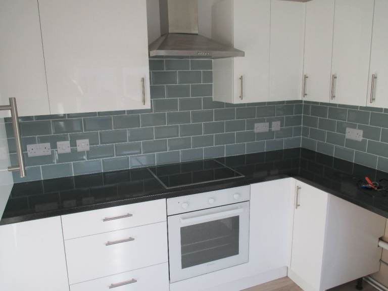 Good size flat very close to Lidl in Shirley