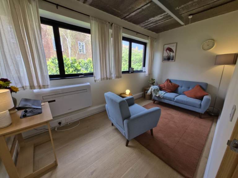 Beautiful Quiet therapy rooms in Bethnal Green, East London - suitable for counselling/psychotherapy