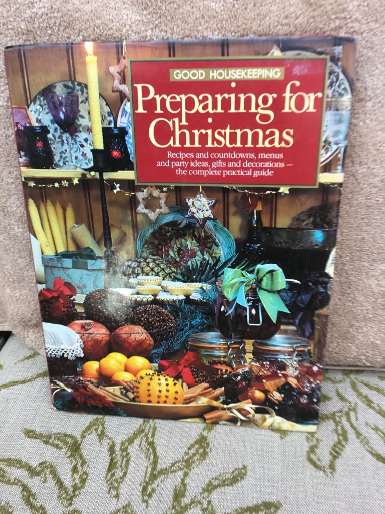 “THE GOOD HOUSEKEEPING”   BOOK “PREPARING FOR CHRISTMAS”