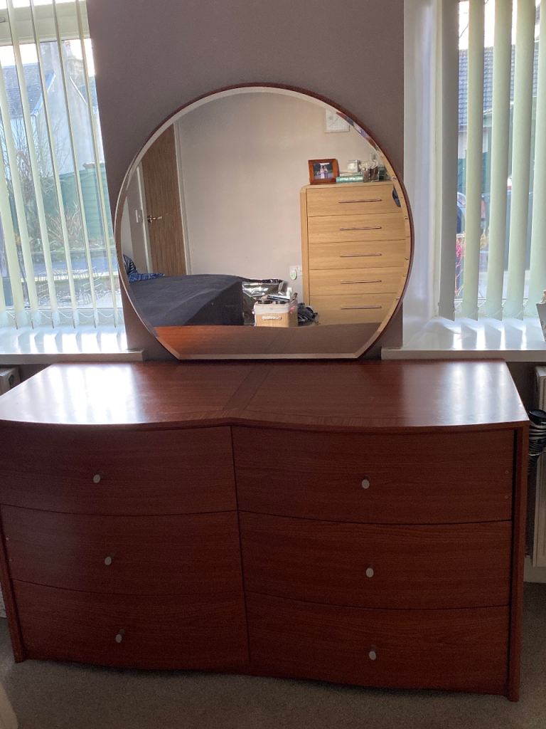 Dressing table