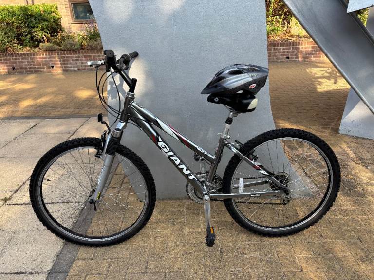 Giant Adult / Teenager Bike for height of 150- 175 cm in excellent working order