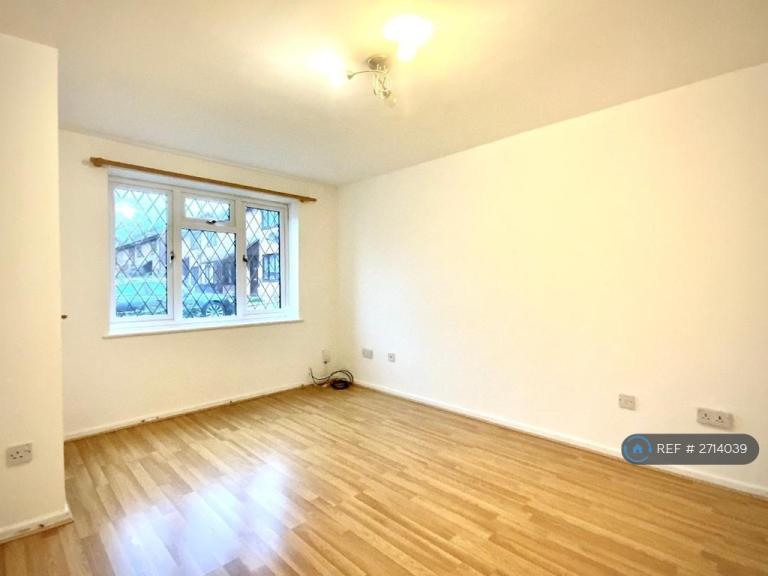 2 bedroom house in Ascham Road, Grange Park, Swindon, SN5 (2 bed) (#2714039)